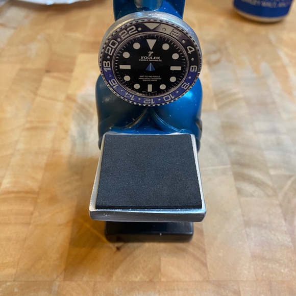 Blue Bear-Shaped Watch Holder Figurine - Picture 2 of 6